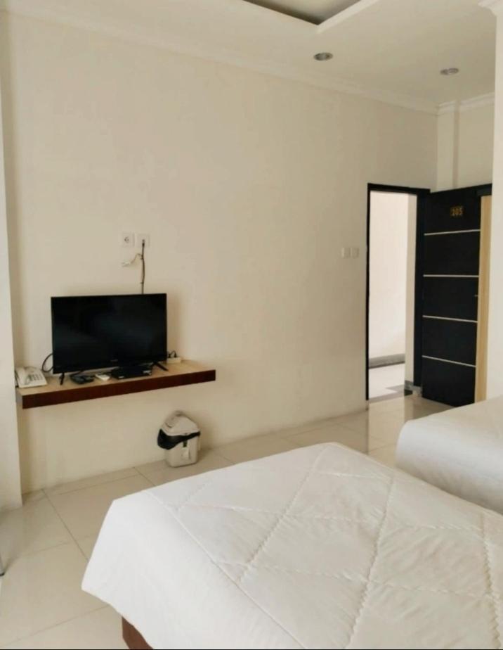 Khariz Hotel Букиттинги Экстерьер фото